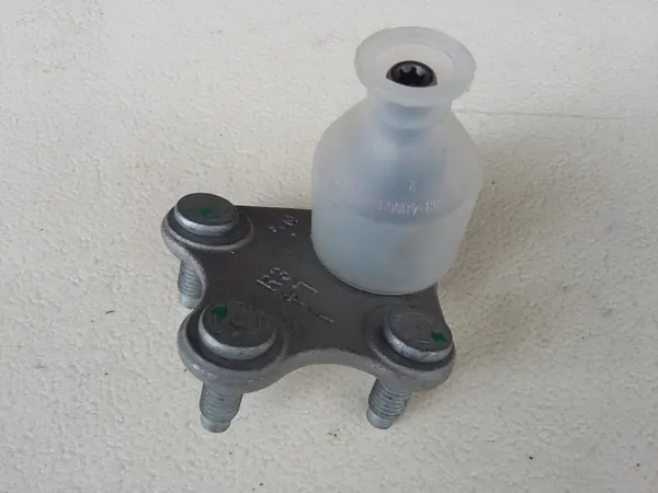 Verwendeter Querlenkerbolzen Volkswagen OE 6R0365A image 2