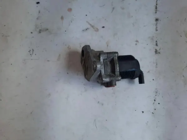 EGR-venttiili VW PASSAT B7 2.0L 2015 06J131097D image 2