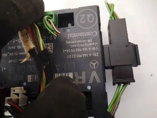 Mercedes A-luokan oven ohjausmoduuli OEM a1669000618 image 3