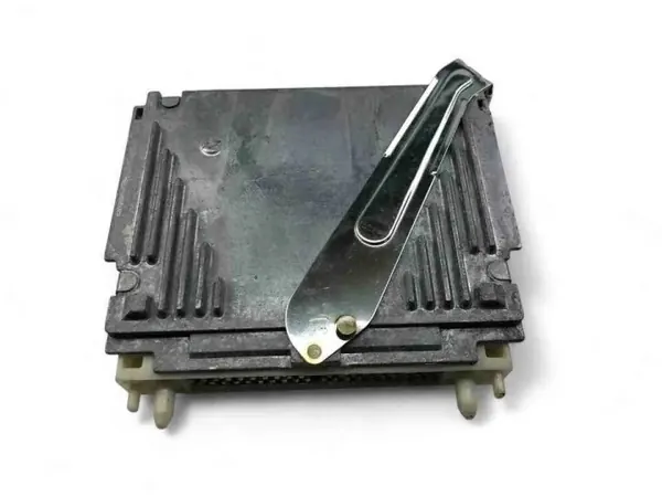 Ordinateur Boîte Volvo OEM 32562620 pour S70 image 4