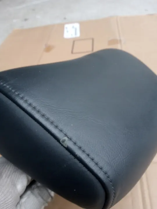 Audi S5 Päänoja OEM 8T0885973H Musta Nahka image 3
