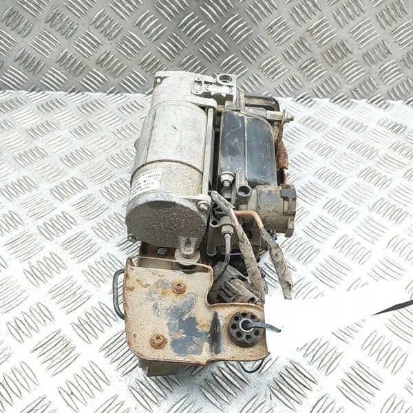 BMW X6 E71 Fjädringskompressor 6859714 image 3