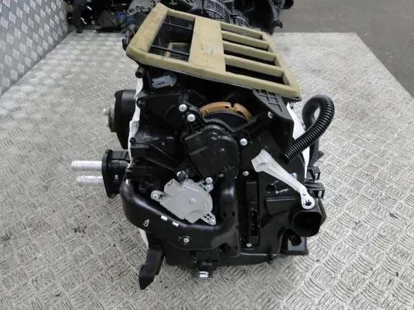 Kia Sorento IV lämmitysydin OEM 97200-P4511 image 4