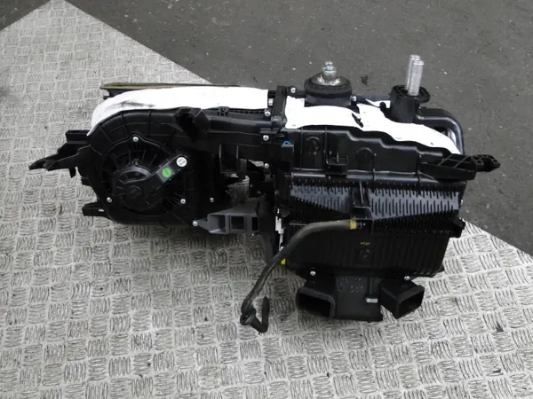 Kia Sorento IV lämmitysydin OEM 97200-P4511 image 5