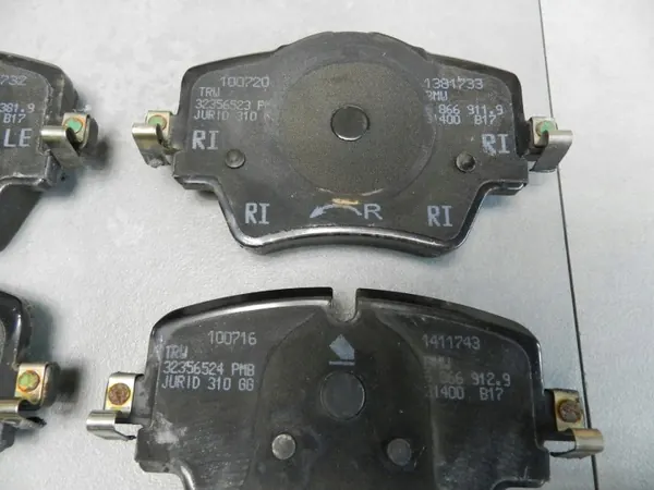 BMW OE 6799351 Etujarrutlevyt & Palat image 8