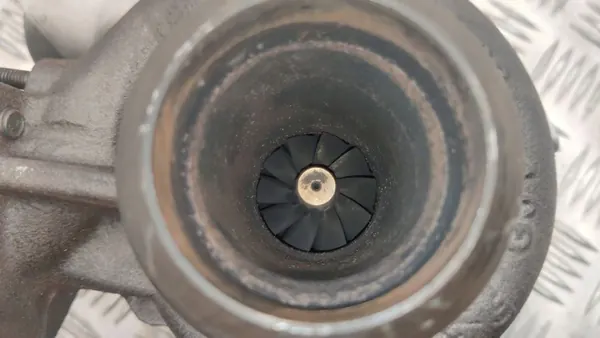 Turbo Mercedes-Benz OEM 114825H821162190 Usado image 8