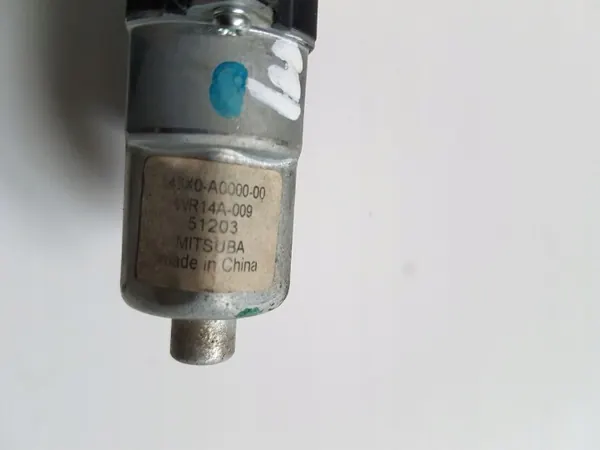 Moteur de siège Nissan Navara D23 OEM WR14A009 image 4