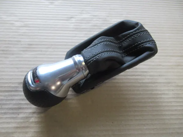 Audi TT Schaltknauf OEM 8S1713139B - Gebrauchtes OE-Teil image 2