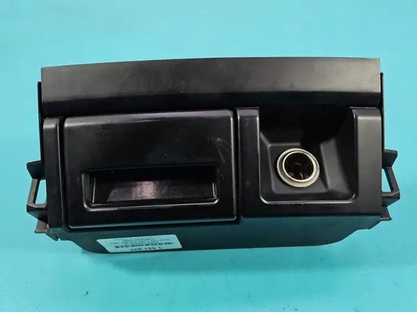 Prise allume-cigare Toyota OEM 1A421-015G image 2