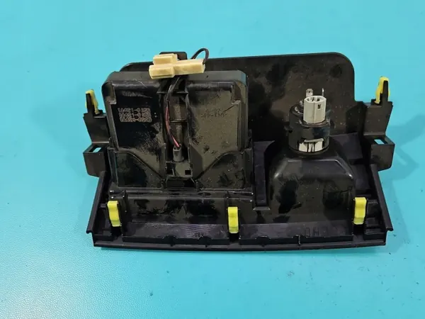 Prise allume-cigare Toyota OEM 1A421-015G image 5