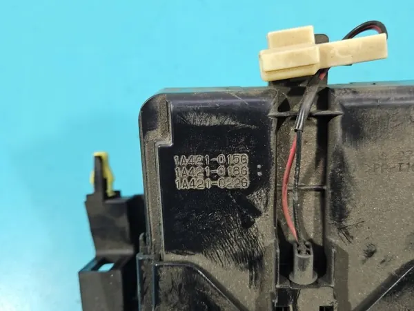 Prise allume-cigare Toyota OEM 1A421-015G image 8