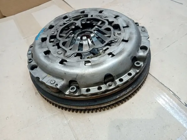 Roda de embreagem Audi VW Seat Skoda 06D105266C image 2