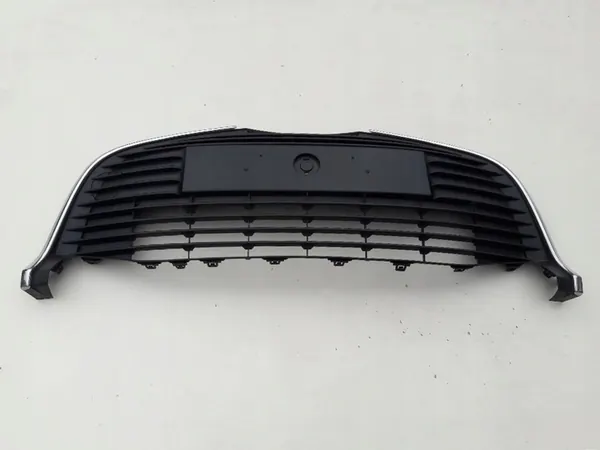 Griglia paraurti anteriore Yaris III P13 con finitura cromata image 3