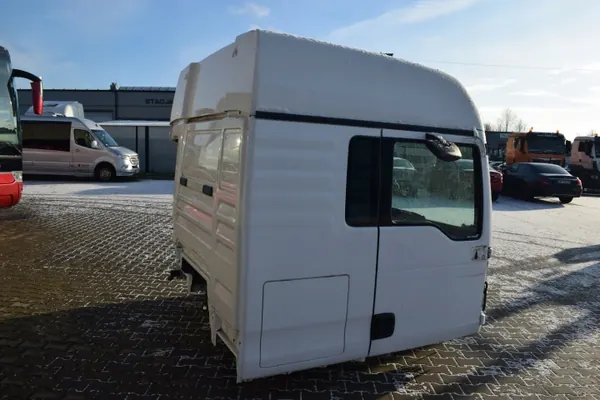 MAN TGA Ohjaamokehys Ovilla - OEM Laatu image 7