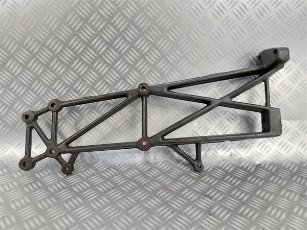 Support de fixation échappement Scania OE 1378482 image 2