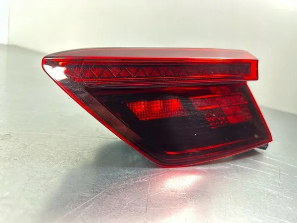 Volkswagen OE 5NA945308D conjunto de lámpara trasera image 2