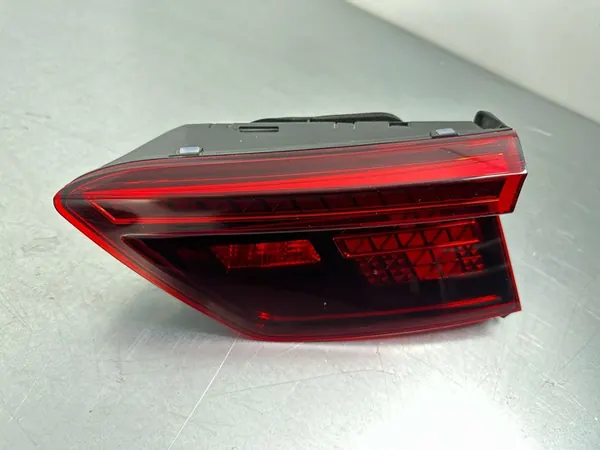 Volkswagen OE 5NA945308D conjunto de lámpara trasera image 5