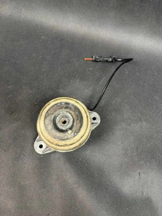 Mercedes Engine Mount Bracket A2122403117 image 2