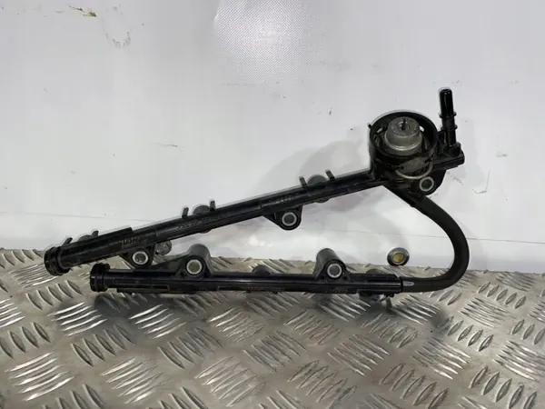 Lexus Polttoaineputki OEM 2327031070 - Käytetty image 2