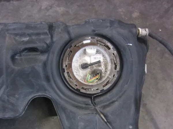 BMW Kraftstofftankpumpe OEM 16117294610 Gebraucht image 3