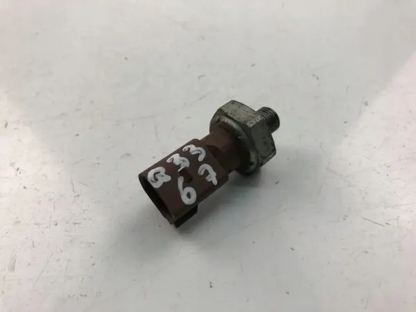 Oljetrycksensor OEM 04L919081B för VW Passat image 2