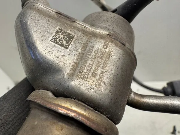 VW T6 2.0 TDI AdBlue Injektor 7E0131113C image 4