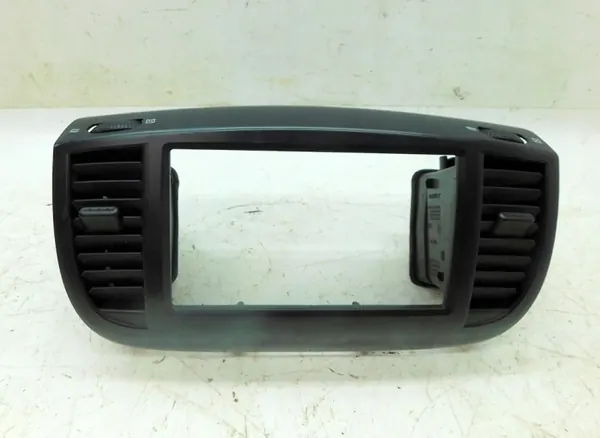 Moldura Rádio Nissan OEM 68260BG02C para Micra K12 image 3