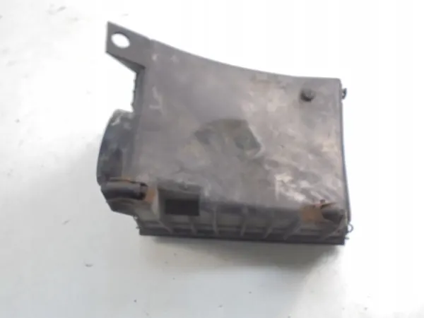 FORD SIERRA MK2 Ilmansuodattimen Kotelo 2.0B OEM 87HF9661AA image 2
