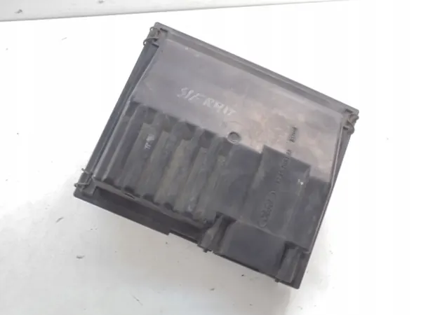 FORD SIERRA MK2 Ilmansuodattimen Kotelo 2.0B OEM 87HF9661AA image 7