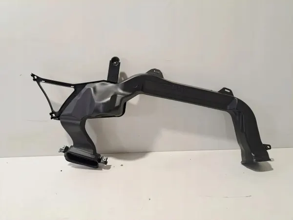 OEM 9396272 Matkustamon ilmakanava oikea puoli BMW M8 image 2