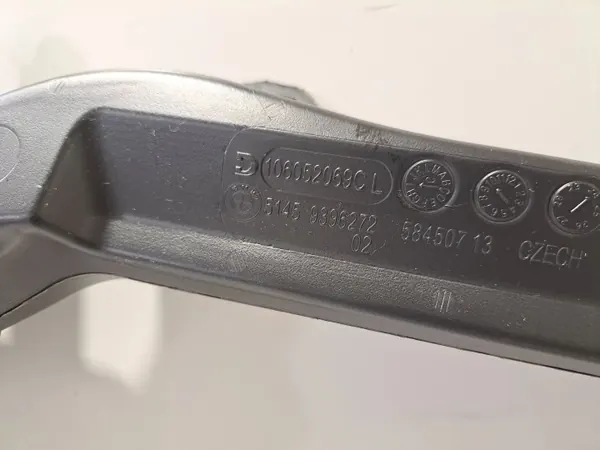 OEM 9396272 Matkustamon ilmakanava oikea puoli BMW M8 image 4