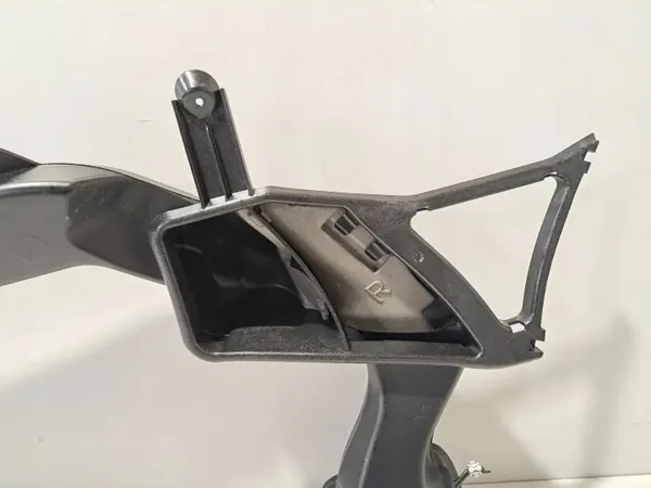 OEM 9396272 Matkustamon ilmakanava oikea puoli BMW M8 image 9