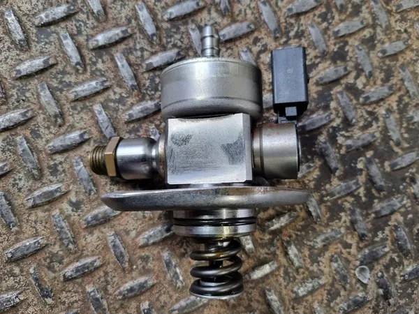 Kraftstoffpumpe Volkswagen Tiguan Allspace 2022 OEM 06G127028H image 6