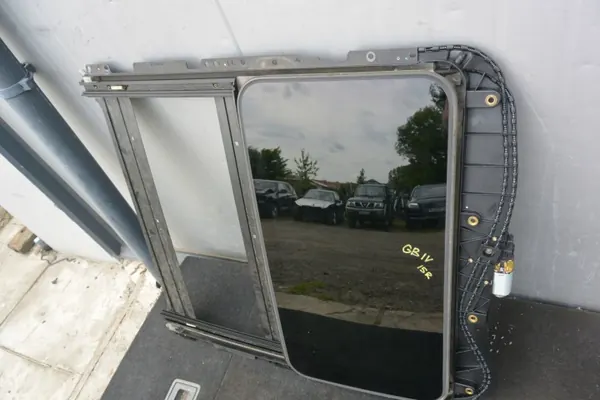 Techo solar Maserati Ghibli III OEM 06700446310 image 3