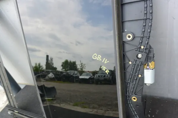 Techo solar Maserati Ghibli III OEM 06700446310 image 5