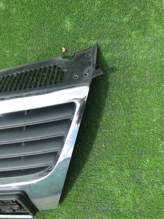 Volkswagen Passat B6 Front Grill Radiator OEM image 3