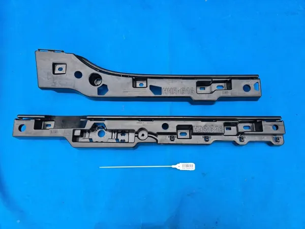 Clip de garniture de seuil droit OEM QUA8819 BMW Série 8 image 2