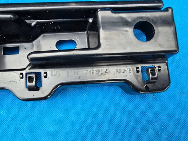 Clip de garniture de seuil droit OEM QUA8819 BMW Série 8 image 3