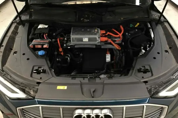 Audi E-Tron Jännitemuunnin OEM bt-cars-31843 image 10