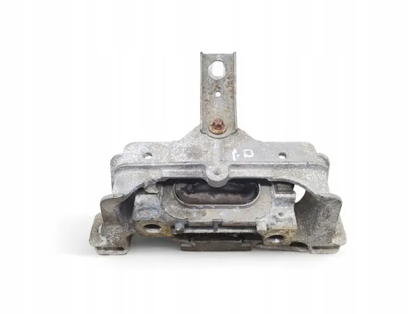 Mercedes-Benz CLA C117 Engine Mount A2462401717 image 3