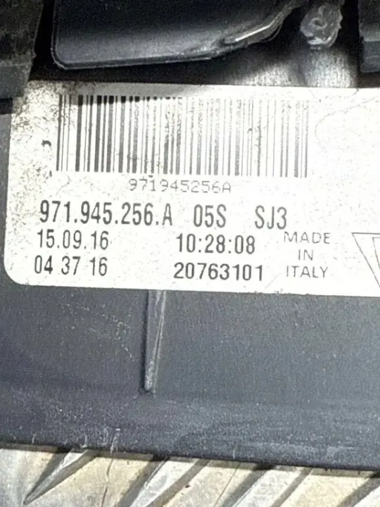 Conector faro trasero Porsche OE 971945256A image 2