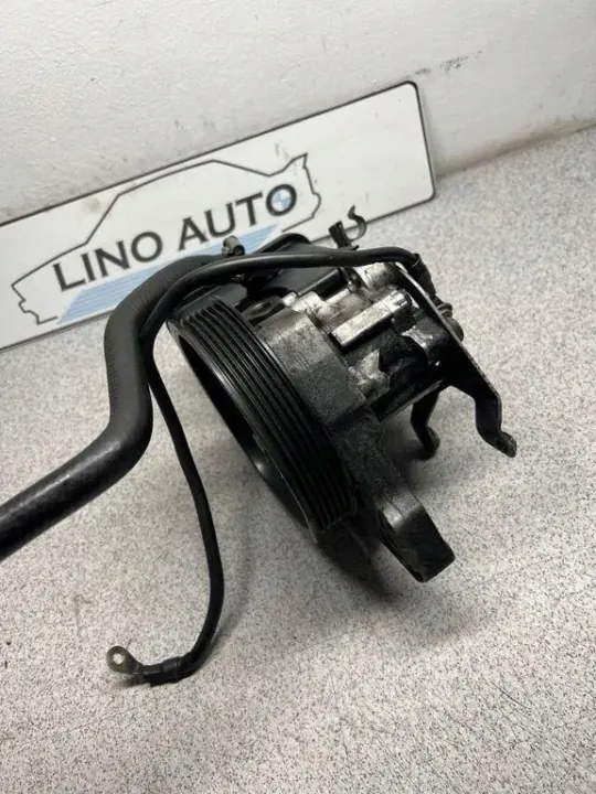 BMW Styrpump OEM 32416783431 Begagnad image 5