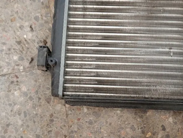 1K0121251Q Radiateur d'eau pour VW Jetta III 1.6B image 3