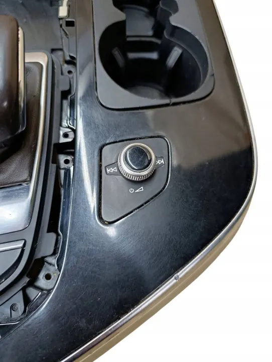 Audi Q7 sisustuslistasarja OEM 4M1862533A image 8