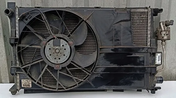 Mercedes A-luokka W168 1.7 CDI AC Jäähdytin Tuulettimen Setti A1685000193 image 2