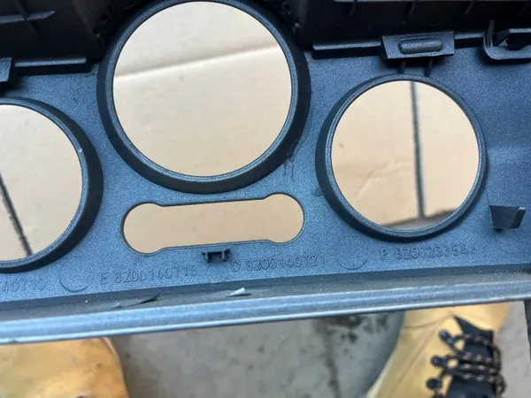 OEM D8200140721 Mittelkonsole Gebläseabdeckung Renault image 3
