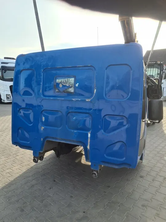 Cabina completa para Renault Midlum DXi Euro 5 manual image 4