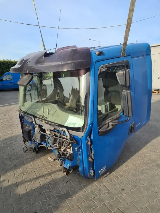 Cabina completa para Renault Midlum DXi Euro 5 manual image 7