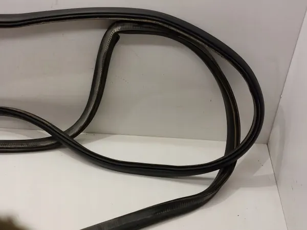 Joint de hayon VW Caddy OEM 2K0829193T - Occasion image 4
