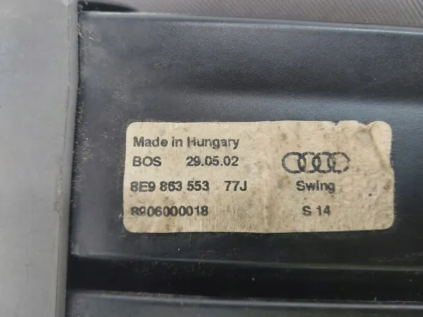 OEM 8K9863553 Store de Coffre - Audi A4 B8 Break image 8